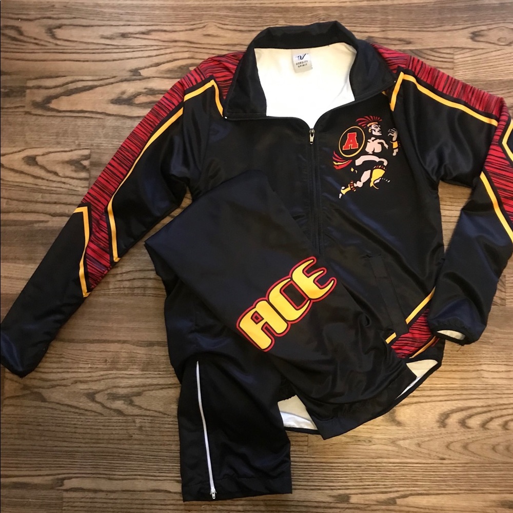 Varsity ACE Cheer Company warm up